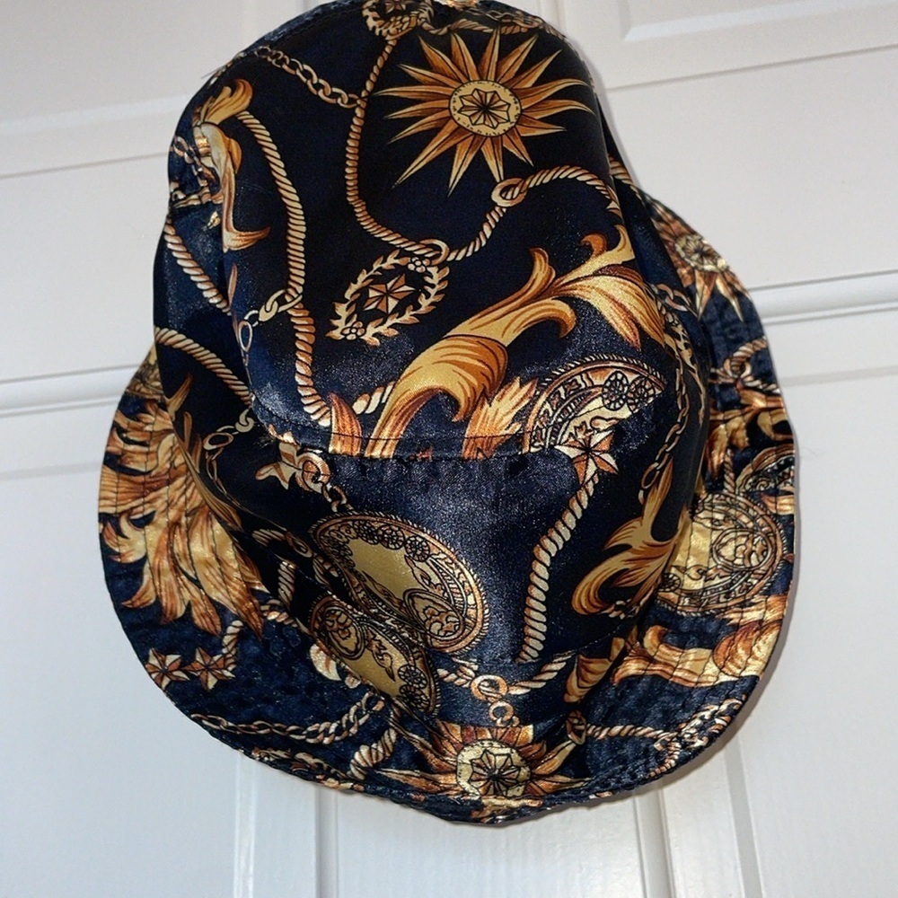 KBEthos Black Satin Gold Chain Rope Design Bucket Hat OS